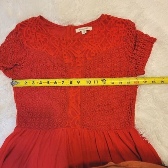 Francesca's red lace short sleeve dress - Picture 3 of 13